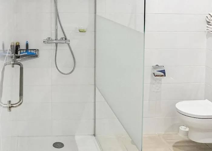 2 Bedroom Awesome In Casa vacanze *