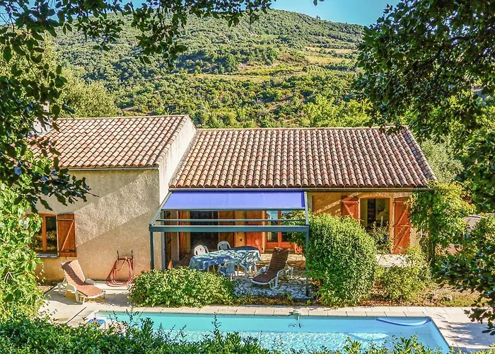 2 Bedroom Awesome In *