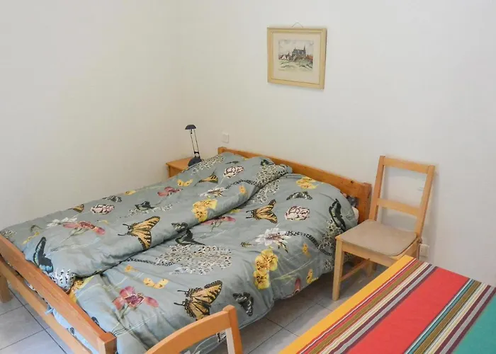 2 Bedroom Awesome In Casa vacanze *